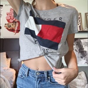 Cropped Tommy Hilfiger T-shirt